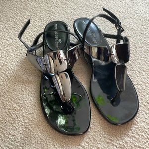 Black shiny sandals